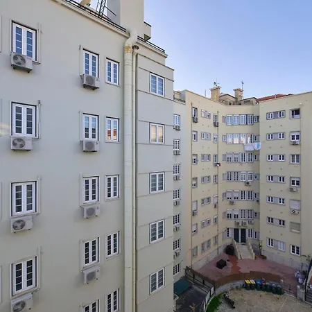 Cozy Marques De Pombal Апартаменты *