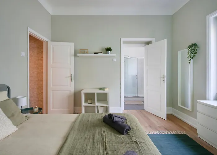Cozy Marques De Pombal